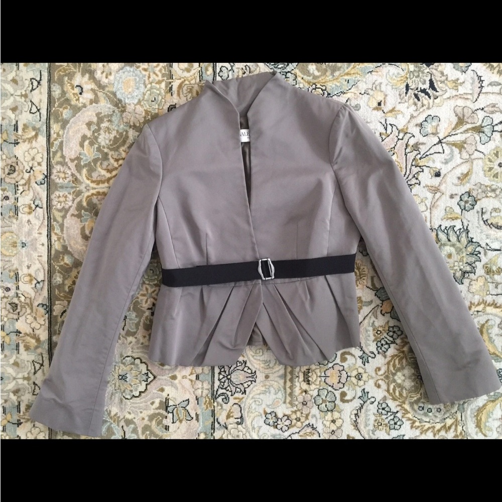 Valentino Roma Taupe beige brown Blazer with Black Belt Accent I42 US6